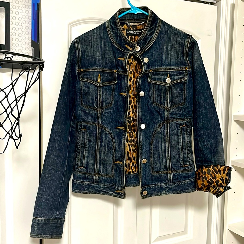 Dolce & Gabbana jacket size 42 Woman’s like new.
